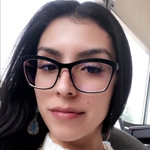 Meet your Posher, Antoinette